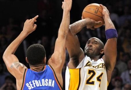 Seară dramatică în NBA. Los Angeles Lakers revin spectaculos şi înving pe Oklahoma City Thunder