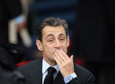 Nicolas Sarkozy ar fi umblat cu mai multe amante în timpul celor două căsnicii