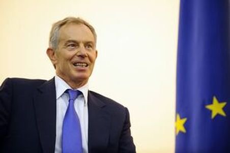 Tony Blair, numit &quot;criminal de război&quot; de un protestatar care a pătruns la audierea fostului premier britanic
