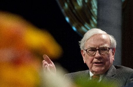 Costul pentru o masă cu miliardarul Warren Buffett este de 3,5 milioane de dolari