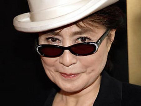 Yoko Ono, cea învinuită de mulți pentru destrămarea „The Beatles“, i-a urat „La mulți ani“ lui Paul McCartney, cel care a anunțat „moartea“ formației