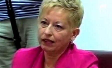 Judecătoarea Carmen Mladen, acuzată că şi-a şantajat amantul, suspendată din funcţie