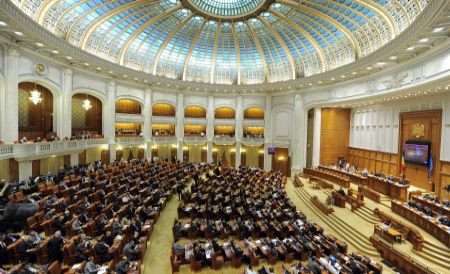 Deputaţii Uioreanu, Dobre, Moldovan şi Negoiţă îşi anunţă demisiile din Parlament