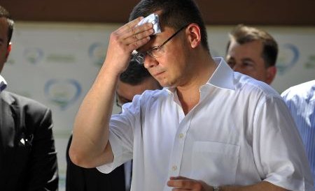 Mihai Răzvan Ungureanu, acuzat că a &quot;plagiat&quot; a Treia Proclamaţie de la Timişoara
