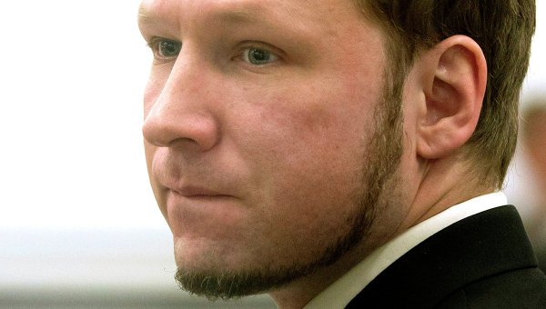 Tatăl lui Breivik vrea să publice o carte despre fiul său