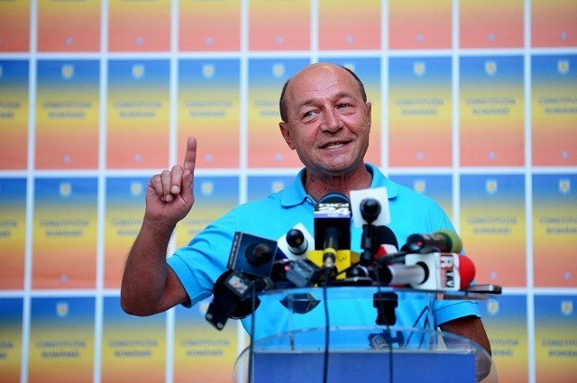 Traian Băsescu a recunoscut că a făcut presiuni asupra lui Rus. &quot;Chiar dacă domnul Antonescu nu a recunoscut, eu o fac&quot;