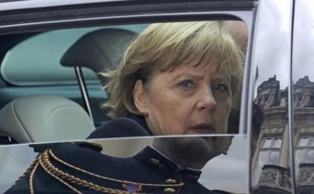 Delegaţia Angelei Merkel, atacată cu un cocktail Molotov la Chişinău. Atacatorul a fost prins
