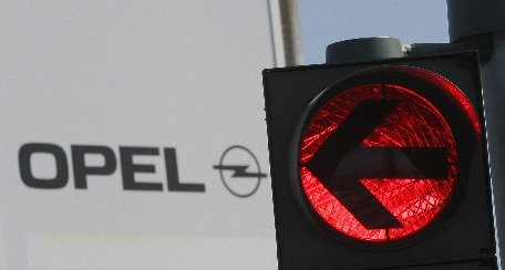 Surse: Opel ar putea fi nevoită să renunţe la o treime din angajaţi