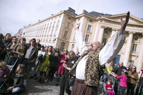 Paris. Aproximativ 200 de persoane au participat la &quot;marşul pentru demnitatea romilor&quot; în Europa 
