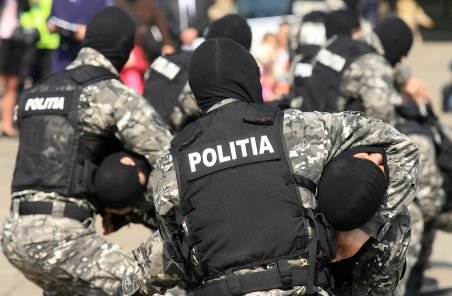 Poliţiştii români sunt vedetele unui documentar difuzat pe Discovery Channel