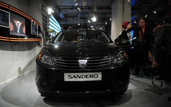Uzina Dacia va produce două noi modele, Renault Symbol şi Dacia Sandero cu volan pe dreapta