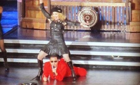 Surpriza Madonnei pentru new-yorkezi: A dansat Gangnam Style alături de PSY