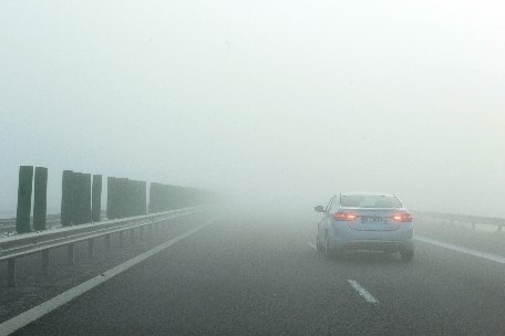 Avertizare de ceaţă pe autostrăzile A1, A2 şi A3 şi în mai multe judeţe