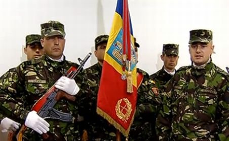 Militarii batalionului Călugăreni s-au alăturat campaniei Antena 3. Drapelul de luptă, simbolul suprem al preţuirii faţă de ţară