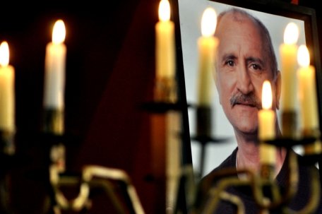Actorul Şerban Ionescu a fost înmormântat în aplauze şi cu onoruri militare