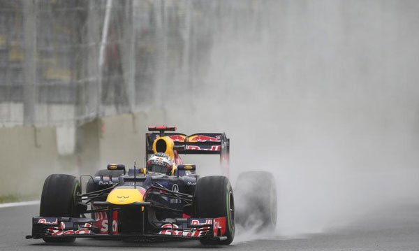 Sebastian Vettel, în pericol să piardă titlul mondial din cauza unei depăşiri neregulamentare