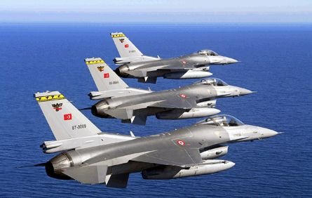 Turcia trimite avioane de vânătoare F-16 la frontiera cu Siria