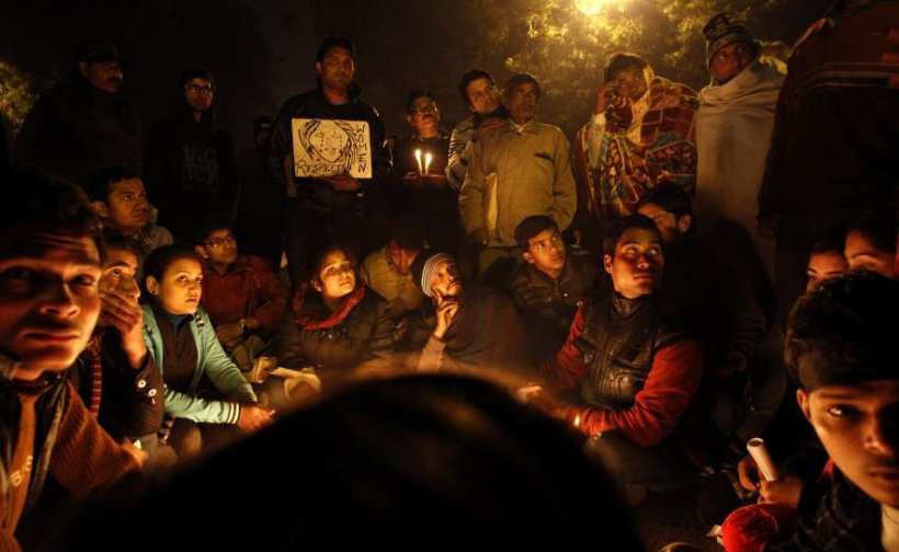 Un nou caz de viol, urmat de crimă, şochează India. Patru poliţişti au fost suspendaţi
