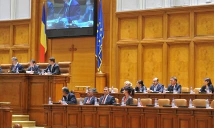 Scandal în Parlament. Parlamentarii PPDD au părăsit şedinţa pe tema statutului deputaţilor şi senatorilor
