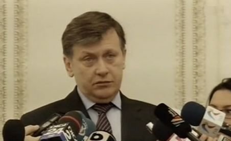 Antonescu: Raporturile instituţionale Ponta-Băsescu nu înseamnă coabitare, sunt un lucru normal