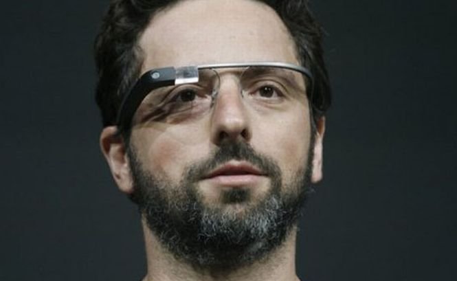 Intră şi testează noii ochelari de la Google. Ce remarcă acidă a făcut Mark Zuckerberg după ce i-a încercat