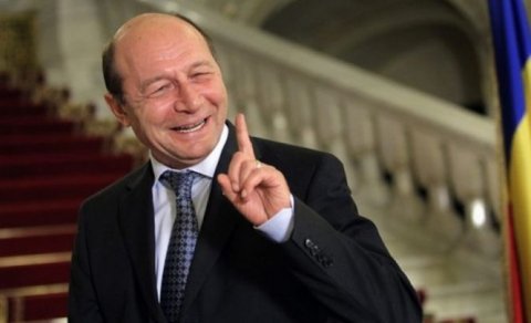 Băsescu: Aeronava prezidenţială nu mai există din 2010. Nu mă opun vânzării avionului de către TAROM