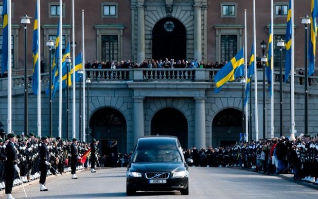 Suedezii şi-au luat rămas bun, pentru ultima dată, de la prinţesa Lilian