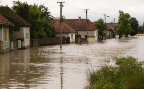 Alerte de inundaţii în Ungaria. Deja au fost inundate 155.000 de hectare de teren agricol