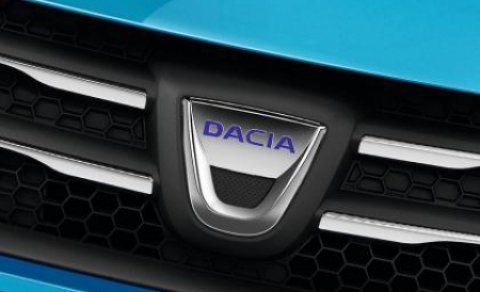 Uzinele Dacia au stabilit un record la maşini expediate: 6000 de vehicule urmează să ajungă în Algeria