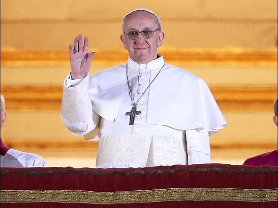 Ce s-a întâmplat când Papa a vrut să vorbească mulţimii. &quot;E un semn divin&quot;