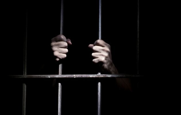 Franţa. Un criminal a evadat din închisoare după ce a dinamitat porţile penitenciarului