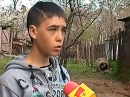 Băiatul salvator din Segarcea, premiat cu bursă, o bicicletă, o tabletă şi două excursii 