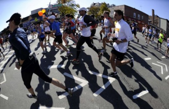Donaţii la Maratonul de la Londra: 81.000 de euro pentru victimele de la Boston