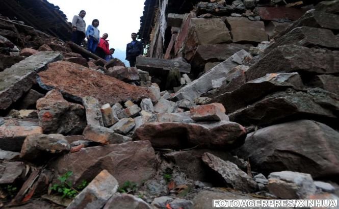 Continuă operaţiunile de salvare după cutremurul din China: Peste 20.000 de persoane participă la ajutorarea victimelor