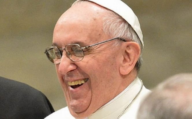 Papa Francisc este &quot;urmărit&quot; de 6.000.000 de prieteni virtuali