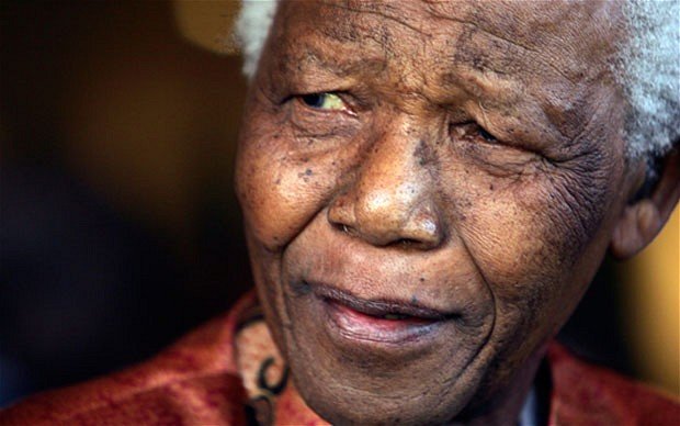 &quot;Nelson Mandela tocmai a MURIT&quot;. Anunţul postat pe Twitter care a încins spiritele
