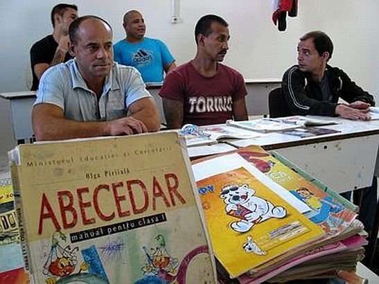 Deţinuţii din închisorile din România au devenit scriitori peste noapte. Câte cărţi au ieşit de pe porţile penitenciarelul de la începutul anului