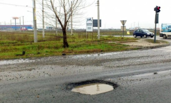 &quot;Marea plombare&quot; a drumurilor. Cât costă repararea dezastrului de pe şoselele României