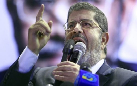 Egipt: Preşedintele Mohamed Morsi ar fi fost plasat în arest la domiciuliu