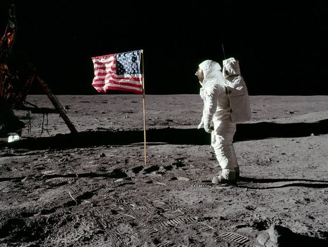 Americanii vor să construiască un parc naţional pe Lună, pentru a proteja terenul pe care Neil Armstrong a aterizat