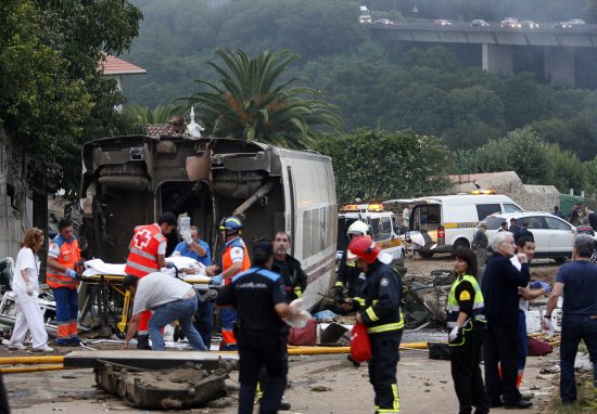 Bilanţul victimelor catastrofei feroviare din Spania a ajuns la 80 DE MORŢI. Mecanicul de locomotivă, urmărit penal