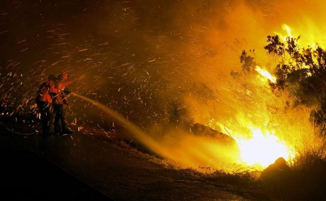 Incendiile de pădure din Portugalia se intensifică. Mai multe sate au fost evacuate