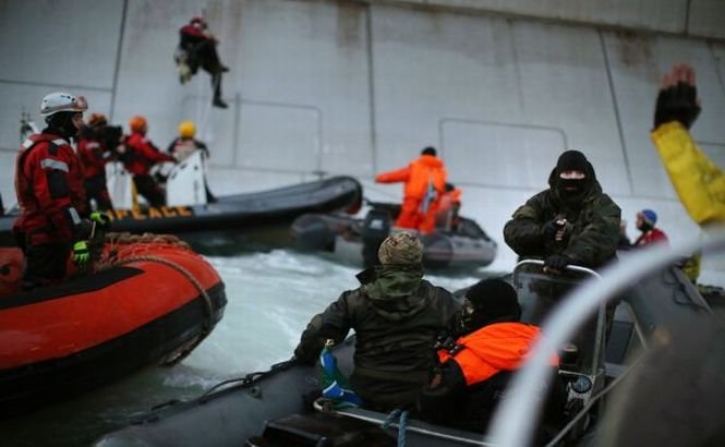 Rusia: &quot;Acţiunile Greenpeace au ameninţat siguranţa platformei Prirazlomnaya&quot;