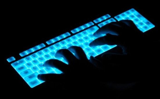 Hackerii români au furat aproape 20 milioane de dolari de pe 50.000 de carduri