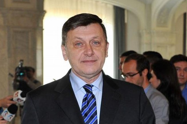 Antonescu a DECIS: Luni voi propune EXCLUDEREA lui Sorin Roşca Stănescu din PNL