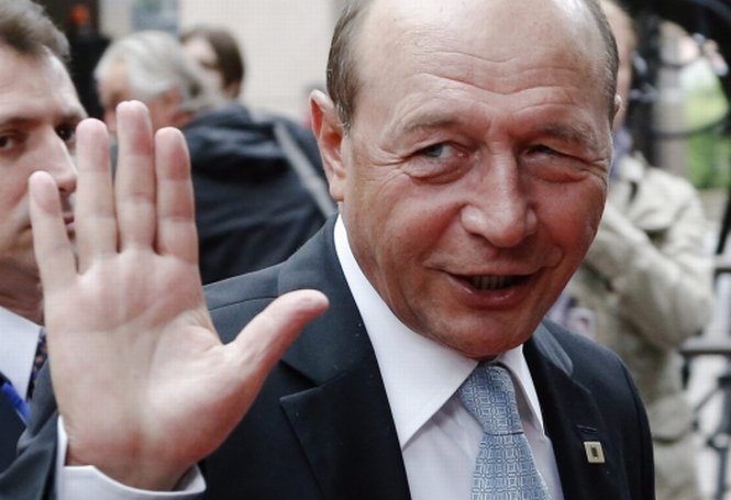 Băsescu: Dacă se rupe USL, Ponta pierde prezidenţialele. Dreapta l-ar susţine pe Antonescu în turul doi