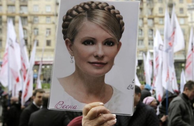 Iulia Timoşenko cere manifestanţilor să ÎNLĂTURE DICTATURA lui Ianukovici
