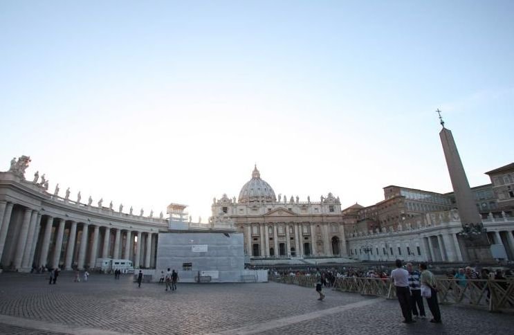 Vatican: Aproximativ 400 de preoţi PEDOFILI au fost caterisiţi în timpul pontificatului lui Benedict al XVI-lea