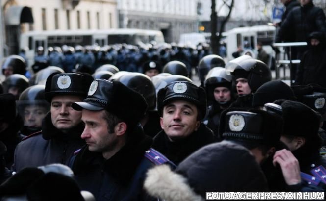 Un manifestant a fost ucis la Kiev în confruntările violente dintre protestatari şi poliţie
