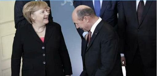 Deziluzia optică: Angela Merkel mai departe